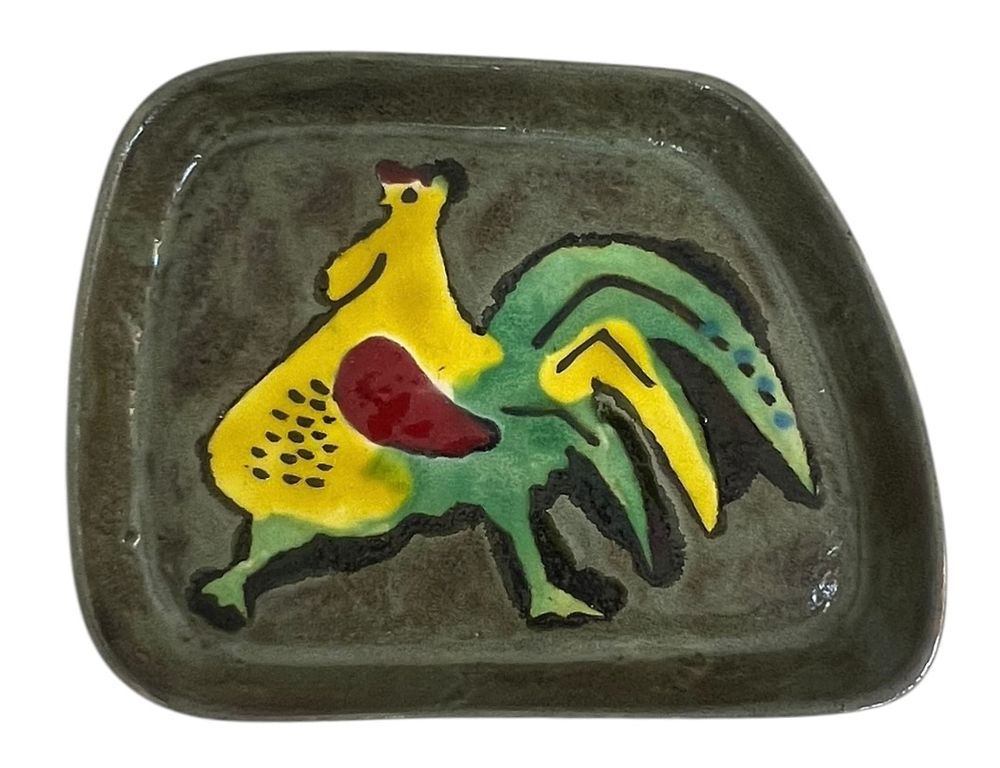 אביבה מרגלית ממבוש - צלחת נוי 
עיטור תרנגול בציור יד. 
חתום.