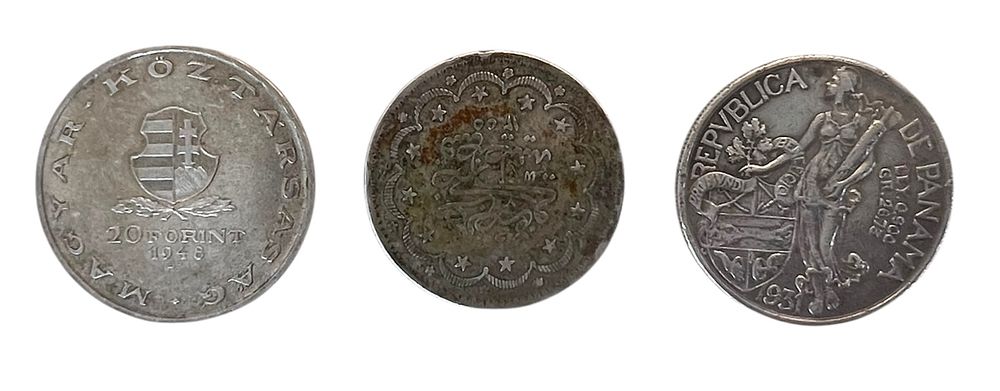 לוט 3 מטבעות כסף ישנים - מסביב לעולם 
משקל כולל 78 גרם.