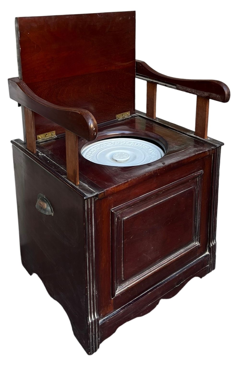 כסא לילה עתיק (Commode Chair) בסגנון ויקטוריאני 
כיסא אסלה עתיק, הבנוי כתיבה מרובעת מעץ כהה 