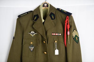 French Foreign Legion Paratrooper Dress Tunic. A very nice French foreign legion and Paratrooper 