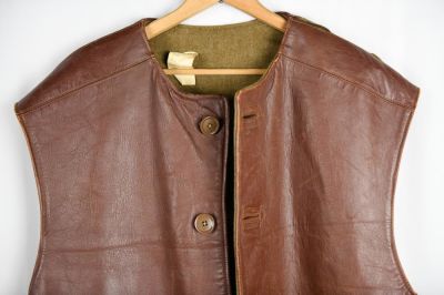 WWI or WWII British or US Leather Tankers Jerkin. A nice World War I or World War II British or 