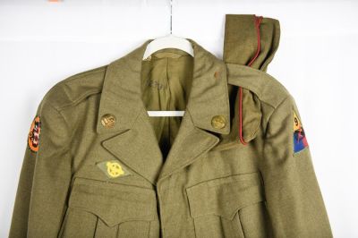 WWII 9th Armored Tank Destroyer Ike Jacket & Hat. A very 9th Armored Tank Destroyer Ike jacket 