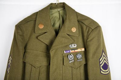 WWII US Paratroopers Ike Jacket w / Purple Heart. A nice World War II era Paratrooper's lke 