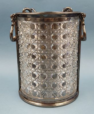 Хрустальный кулер для бутылки игристого. Россия, начало ХХ века. . Металл серебрение, хрусталь. 
