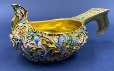 Ковш в эмалях. Мария Семенова, Москва, 1896-1908-е гг. Серебро 84 пробы. 
Вес:125,6 гр. 