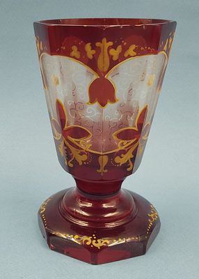 Кубок Гранатовое стекло, XIX век. Россия-Европа?. Предположительно Россия, завод Бахметевых 