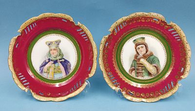 Настенные тарелки "Народный женский костюм" из серии "Народы России". Царская Россия, частные 