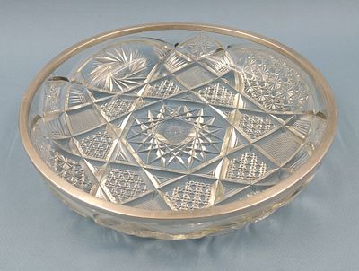 Ваза с серебряным ободом. Ранние Советы. Завод &laquo;Красный гигант&raquo;. Хрусталь, резьба, серебро 875 