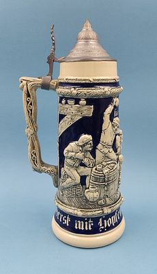 Кружка пивная "Simon Peter Gerz", 1900-1960-е гг. Высота - 33 см. 
Объём - 1.5 л.