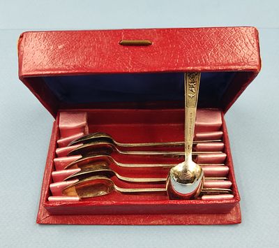 Серебряные кофейные ложки в родной коробке. Вьетнам. Серебро 875 пробы. 
Общий вес - 76 гр.