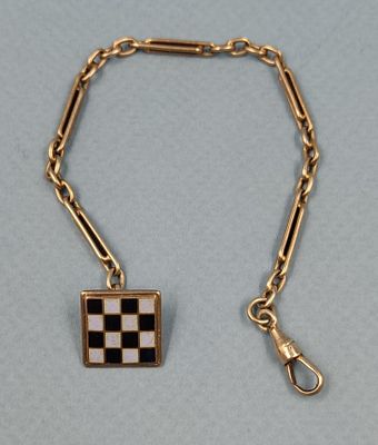 Шатлен с цепочкой для часов. Серебро 875 пробы. Ранние Советы. Серебро 875 пробы. 
Вес - 8.3 