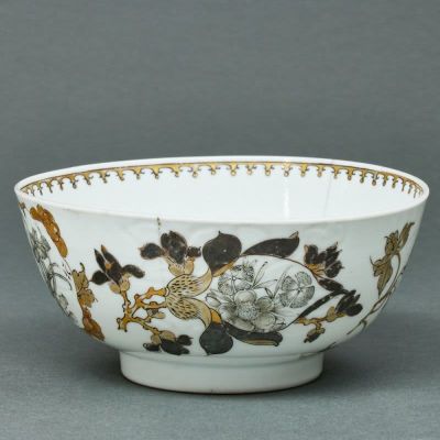 Kleine Schale China, Qing-Dynastie, 18. Jahrhundert. Porzellan, glasiert, polychrom, in 