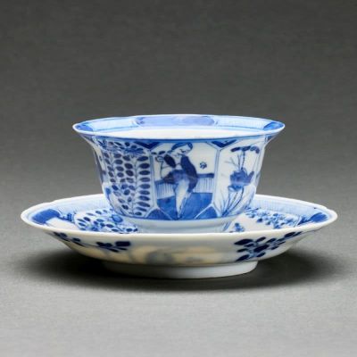 Teeschale und Untertasse China, Qing-Dynastie, 18. Jahrhundert. Je Porzellan, glasiert 