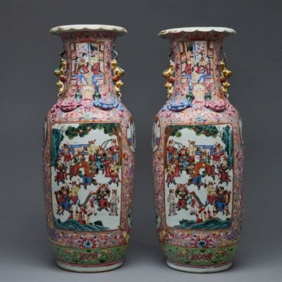 Paar Famille rose Bodenvasen, China, Qing Dynastie, zweite H&auml;lfte 19. Jahrhundert. Paar Famille 