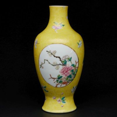 Famille rose Vase, China, Qing Dynastie, 19. Jahrhundert. Famille rose Vase China, Qing Dynastie 