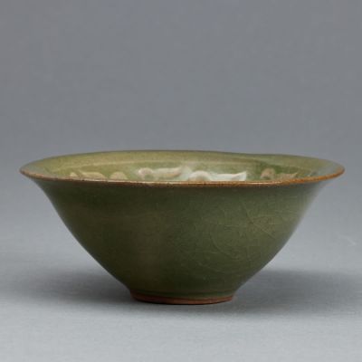 Sch&auml;lchen, China, Qing-Dynastie. Sch&auml;lchen China, Qing-Dynastie. Keramik, glasiert, reliefiertes 