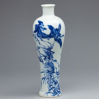 Kleine Meiping Vase, China. Kleine Meiping Vase China. Porzellan, glasiert, unterglasurblau 