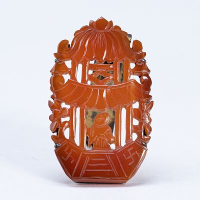 Chinesische Brosche. Chinese brooch China, 20th century. Silver, gilt, probably orange jade. D. 