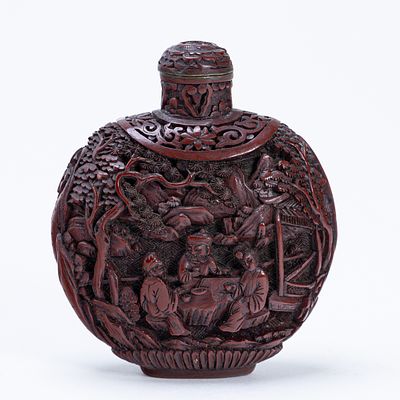Gro&szlig;e Holzschnitzerei-Snuffbottle. Large wood carving snuffbottle China, 20th century. Wood w. 