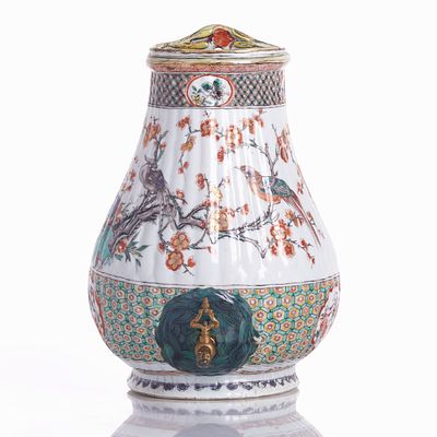 A Famille-Verte 'Fontaine' Pot for Handwashing from the Kangxi Period China, Kangxi period. 