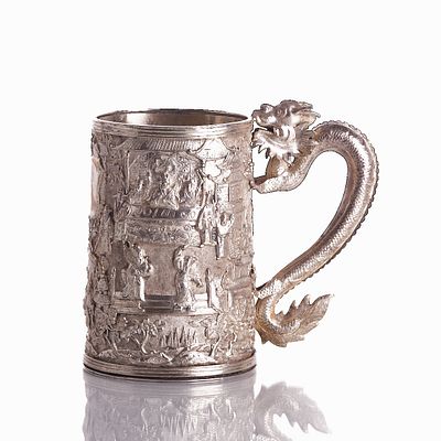 Silver Cup with Dragon Handle China, 19th Century. Silver, weight: 235 g. H. 11.8 cm. D. of 