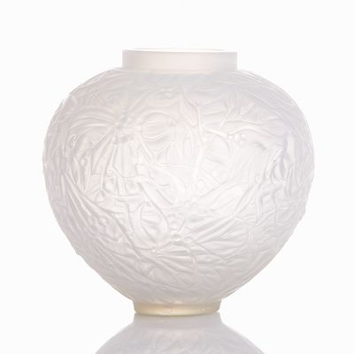 Gui Vase - René Lalique, Wingen-sur-Moder circa 1921. Gui Vase - René Lalique René Lalique 