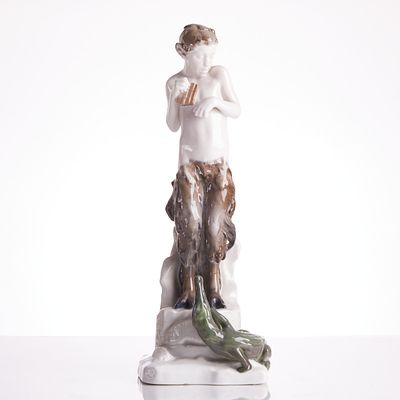 Faun with Crocodile - Ferdinand Liebermann, Philipp Rosenthal & Co., Selb Art Department 1917. Fa 
