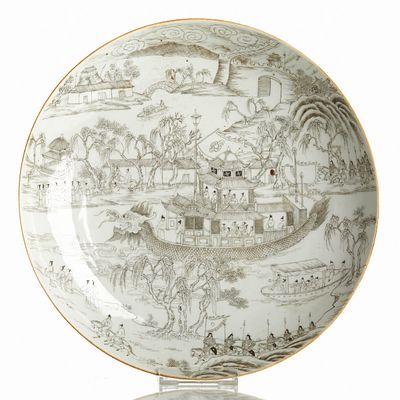 Rare Chinese M&ograve;cai Plates China, probably late Qing Dynasty, 19th-20th century. Porcelain 