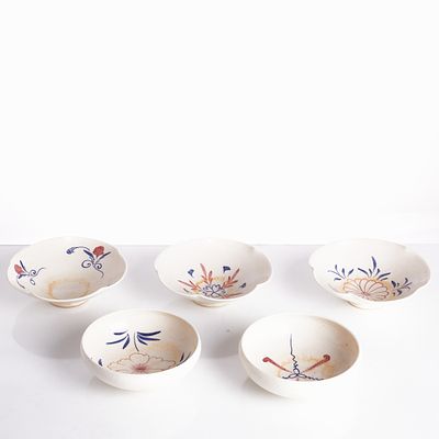 Set of five small bowls China, probably 20th century. Ceramic, glazed. Two round bowls: H. 4.6 