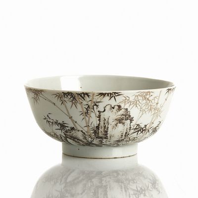 Grisaille/Mocai-painted bowl with bamboo motif China, probably early 20th century. Porcelain 