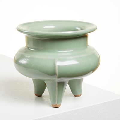 Longquan Ru-Style Censer China, late Qing Dynasty. Enamelled ceramic. Celadon colored. H. 11.2 