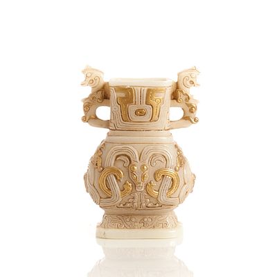 Large Jade Vase China, probably 19th / 20th century. Jade, partly painted in gold color. 