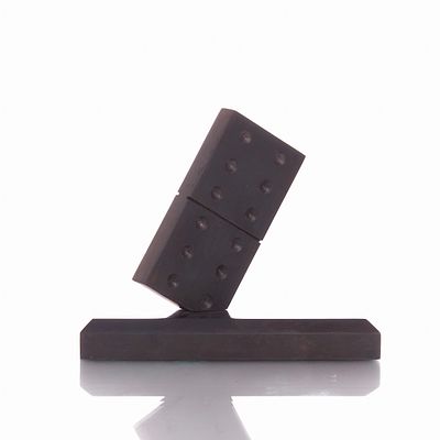 Edgar Brand 1880 Paris - 1960 Collonge-Bellerive, Canton of Geneva - Domino - Iron. H. 10 cm. 