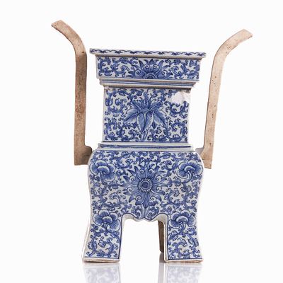 Large Blue and White Incense Burner China, Qing Dynasty, probably 18th/19th century. Porcelain 