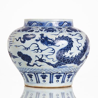 Large Blue-and-White Porcelain Vessel in Yuan Dynasty Style. Large blue-and-white porcelain 