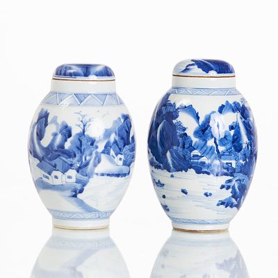 Pair of Egg-shaped Ginger Jars with Lids. Pair of egg-shaped ginger jars with lids China 