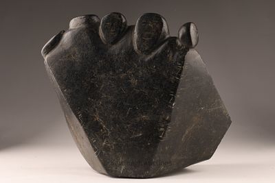 Manner Lucy Tasseor Tutsweetok (Arviat / Eskimo Point, 1934-2012) Inuit Stone Sculpture 1974 . In 