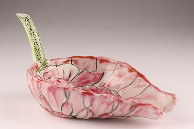 Chinese Famille Rose Leaf-Shaped Water Drip Bowl, Inscribed, Late Qing Dynasty / Republic 