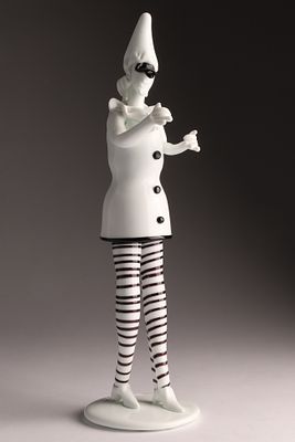 VENINI FULVIO BIANCONI Murano 'Tiepoleschi' Dancer Figurine. Designed by Fulvio Bianconi, this 