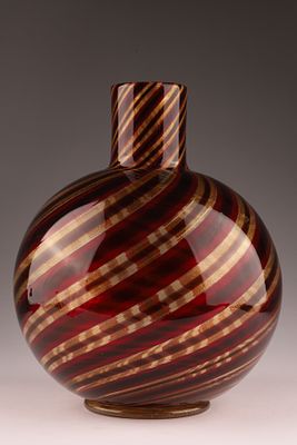 BAROVIER & TOSO Murano Glass Spherical Vase, Red & Gold. This Barovier &amp; Toso vase dates to 