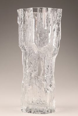 Signed MCM littala Avena Icicle Glass Vase by Tapio Wirkkala. Mid Century Avena mould-blown 