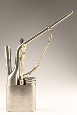 Antique Chinese Water Pipe / Hookah or Opium Pipe. An antique Chinese water pipe, often referred 