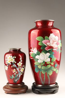 A Lot of two Japanese Akasuke Pigeon Blood Cloisonne Vases. A Lot of two Japanese Akasuke 