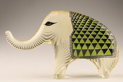 Mid Century Modern Op Art Lucite Elephant Sculpture Abraham Palatnik. Mid-Century Modern Lucite 