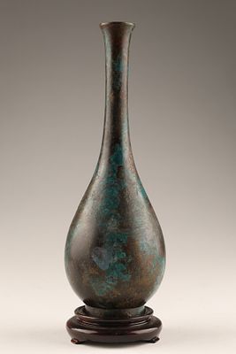 Japanese Bronze Bud Solifleur Vase Murashido Technique. Japanese bronze bud or solifleur vase 