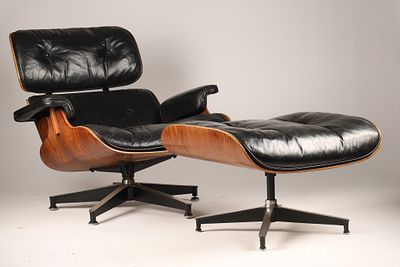 Mid Century Herman Miller Eames Lounge Chair and Ottoman by Charles and Ray Eames . A Mid 