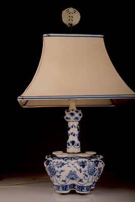Antique Chinese Blue and White Porcelain Tulip Vase Lamp with Carved Jade Finial. Chinese blue 