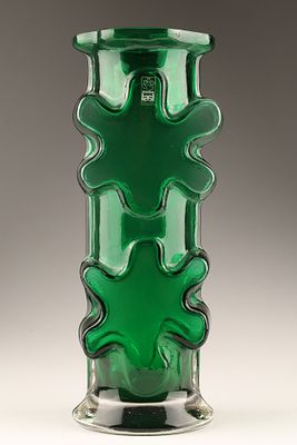 MCM Emerald Kasperi Vase Erkkitapio Siiroinen for Finnish Riihimaen Lasi Glassworks . A Mid 