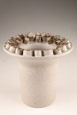 Mid Century Germany Ceramano Ceralux Hans Welling Vase, featuringa grey finish and a 