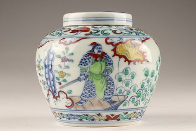 Chinese Wucai Style Porcelain Lidded Jar / Ginger Jar. Chinese Wucai Style Porcelain Lidded Jar 